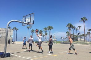 九游app官方下载-LOL赛场精彩瞬间不断涌现，lol赛场精彩瞬间不断涌现什么意思